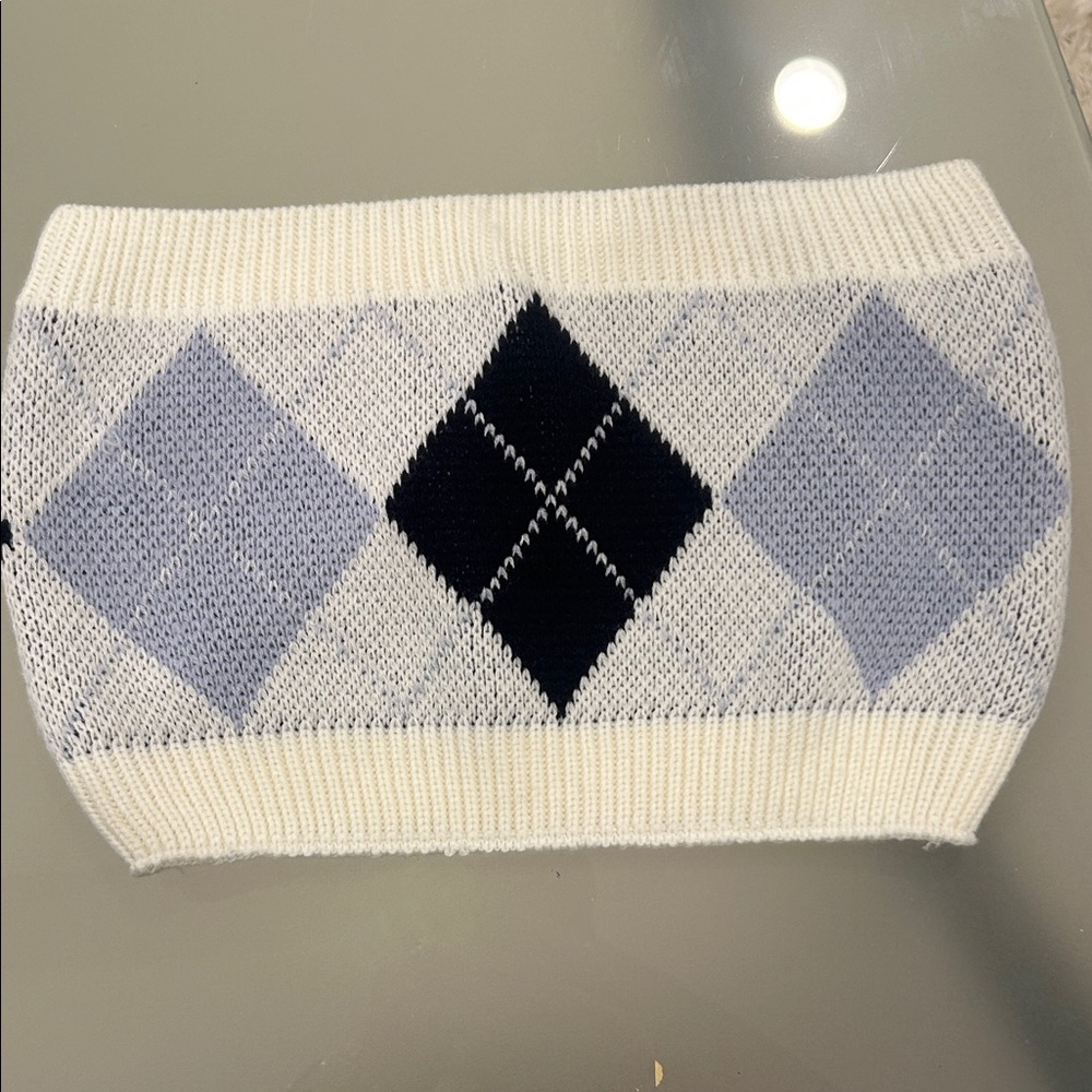 Full Tilt Black and White Knit Top